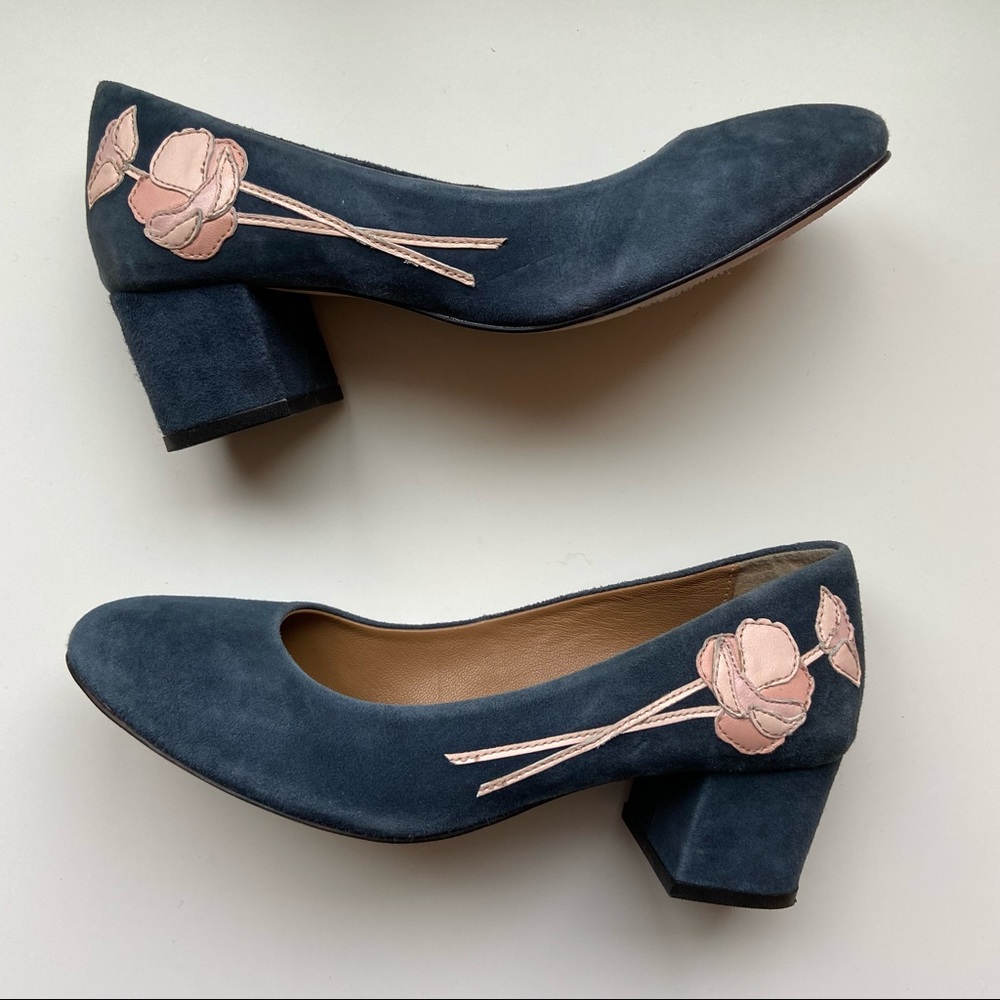 Jasper & Jeera Anthropologie Blue Suede Block Heels Pink Flowers on Side Pumps